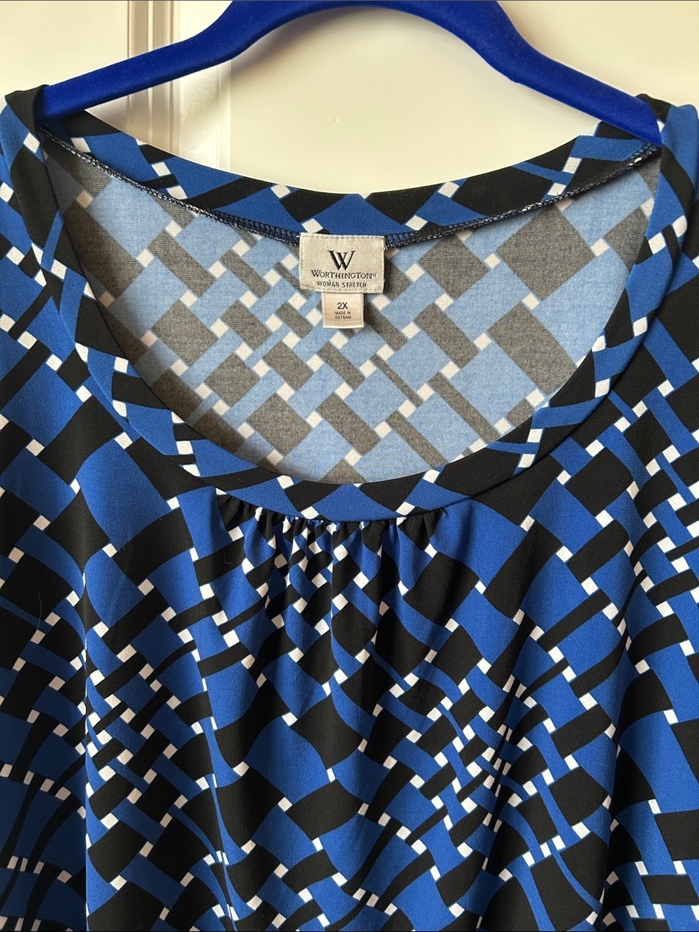 Worthington Blue Geometric Scoop Neck Top 2X - Picture 2 of 7